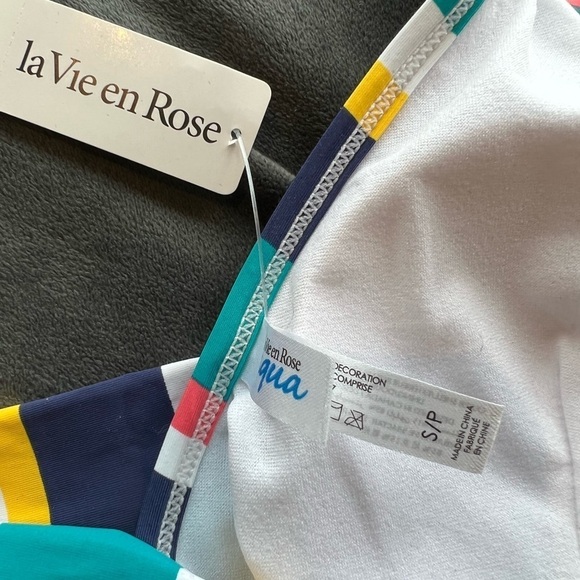 2 piece bathing suit - Picture 2 of 3